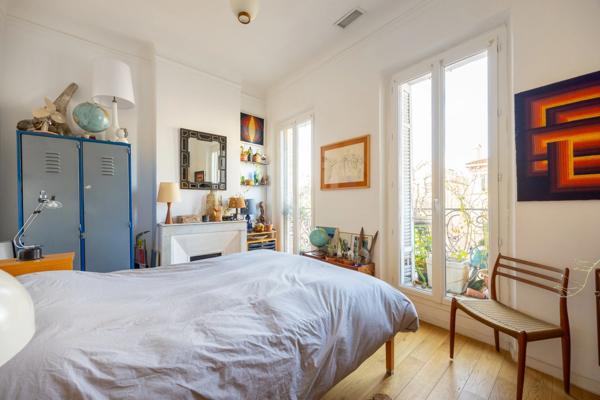 Marseille 6e – Castellane / Baille – T3 dernier étage lumineux – Vue Notre-Dame-de-la-Garde – Climatisation – Cave et cour privative