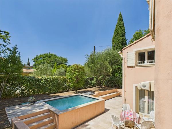 Maison de ville à 10 minutes à pied du centre d'Aix-en-Provence