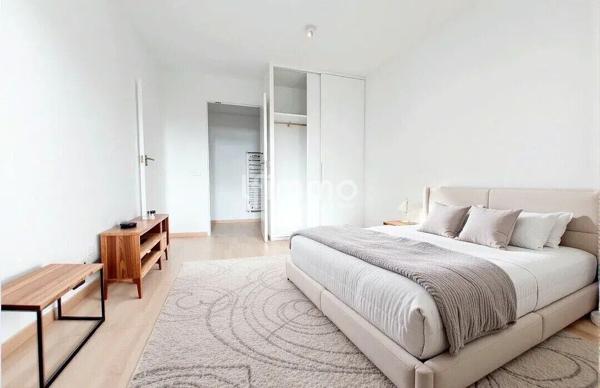 Appartement T4 80 m2 extérieur et deux places de parking