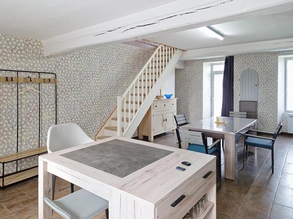 Maison charentaise de caractère avec beaux volumes (178 m²)