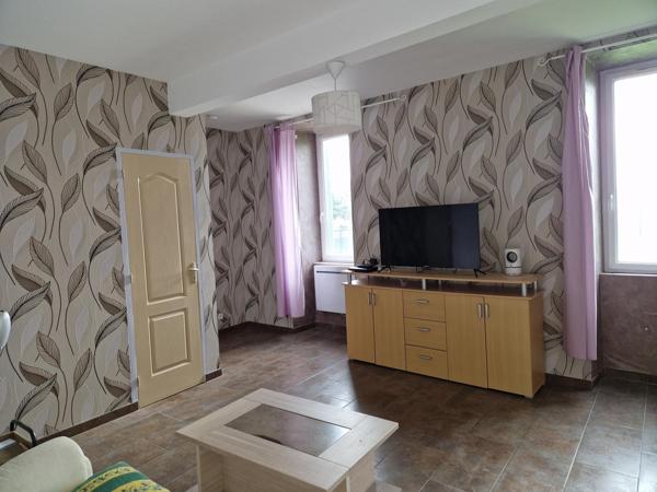 Maison charentaise de caractère avec beaux volumes (178 m²)