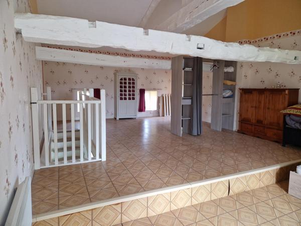 Maison charentaise de caractère avec beaux volumes (178 m²)