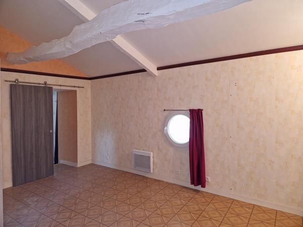 Maison charentaise de caractère avec beaux volumes (178 m²)