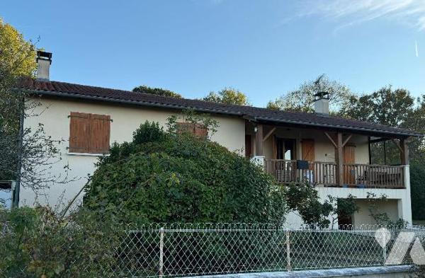 A VENDRE - A LIMOGNE-EN-QUERCY (LOT - 46260) - Située dans un petit lotissement au calme à deux...