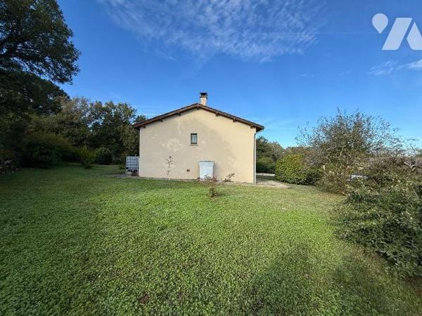 A VENDRE - A LIMOGNE-EN-QUERCY (LOT - 46260) - Située dans un petit lotissement au calme à deux...