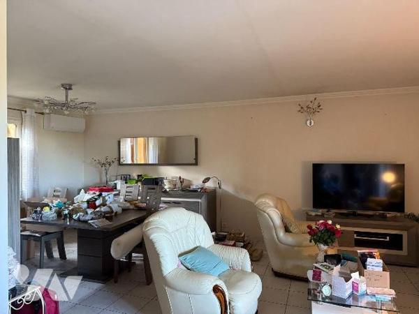 A VENDRE - A LIMOGNE-EN-QUERCY (LOT - 46260) - Située dans un petit lotissement au calme à deux...