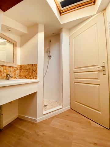 Appartement T2bis entièrement refait - Réf VAUTOUR