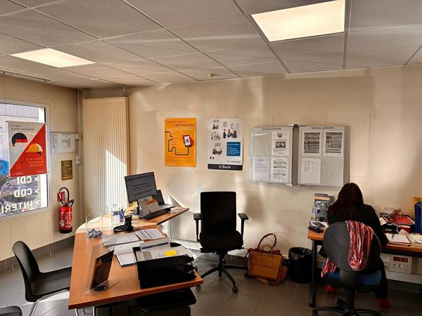RETHEL - Local commercial de 75 m2