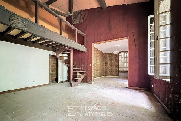 Longère en pierre à réhabiliter sur un parc arboré