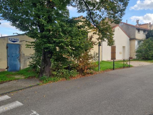 Orange (84100) GRAND LOCAL PLAIN-PIED 200M²