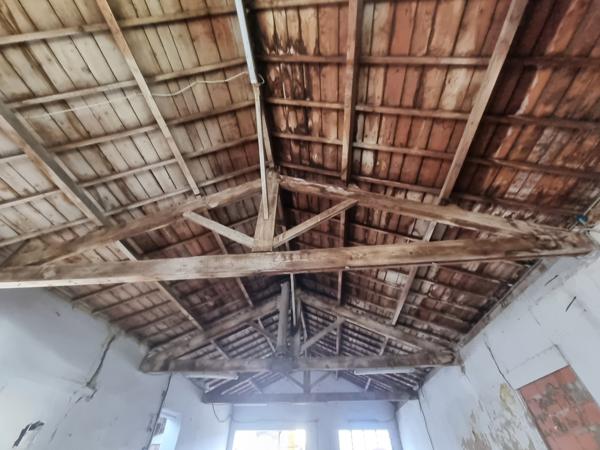 Orange (84100) GRAND LOCAL PLAIN-PIED 200M²