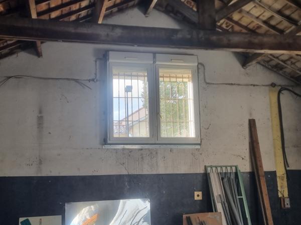 Orange (84100) GRAND LOCAL PLAIN-PIED 200M²