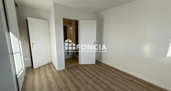 Location Maison 5 pièces 111.76 m² - Fontenay-le-fleury 78330
