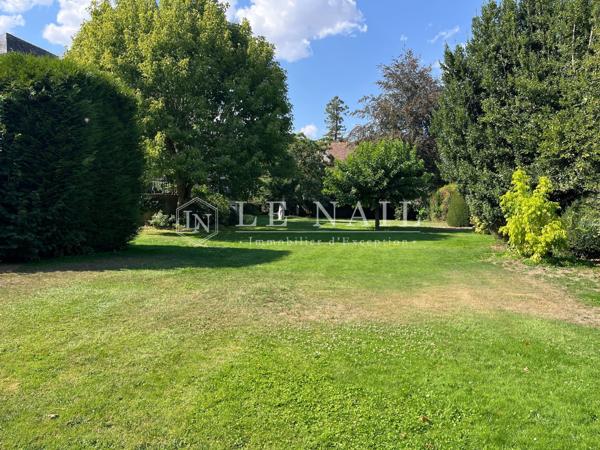 Grande demeure et son parc au coeur d'un village de caractère en Sarthe