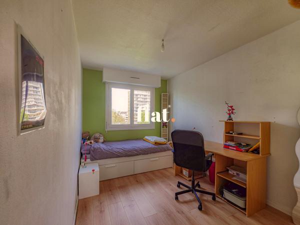 Appartement T6+ CAVE+ parking libre / Beausejour - Plaisance / tram 3