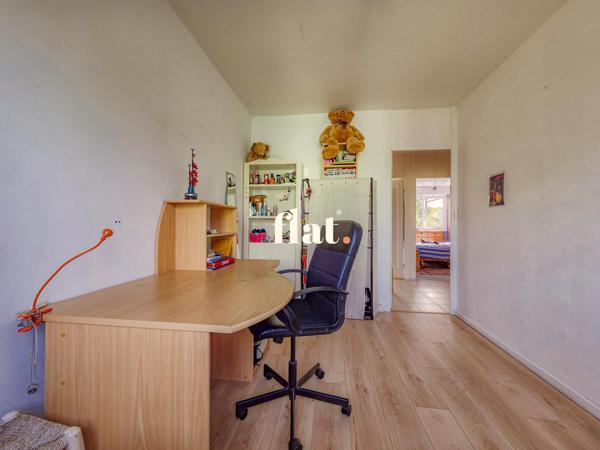 Appartement T6+ CAVE+ parking libre / Beausejour - Plaisance / tram 3