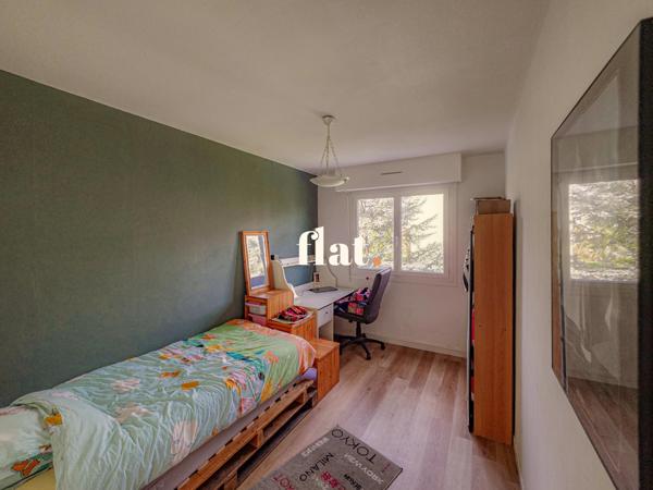 Appartement T6+ CAVE+ parking libre / Beausejour - Plaisance / tram 3