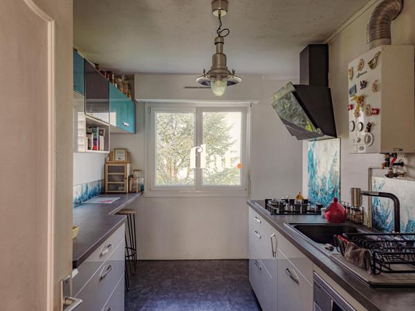 Appartement T6+ CAVE+ parking libre / Beausejour - Plaisance / tram 3