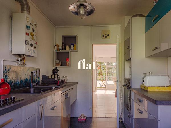 Appartement T6+ CAVE+ parking libre / Beausejour - Plaisance / tram 3