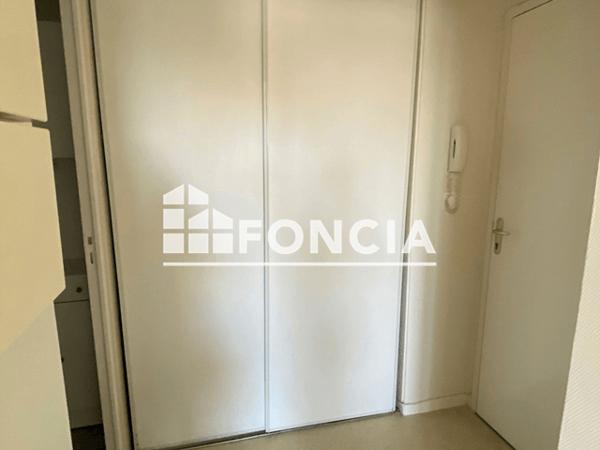 Location Studio meublé 23.22 m² - 16 RUE GASTELIER Le Mans 72000