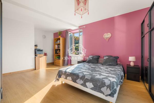SECTEUR HOPITAL – MAISON 162m² RENOVEE – PARCELLE 3000m² + MAISON A RENOVER 80m²