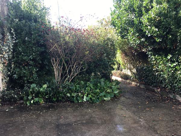 ROCHEFORT Maison ville Quartier Gambetta 3 chambres+ bureau, garage et un jardin clos.