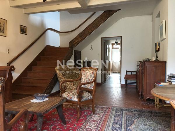 ROCHEFORT Maison ville Quartier Gambetta 3 chambres+ bureau, garage et un jardin clos.