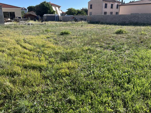 TERRAIN A BATIR 923m2 VIABILISE Espira-de-l'Agly (66600)