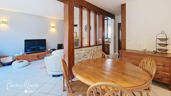 Maison familiale avec sous-sol total et terrasse