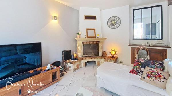 Maison familiale avec sous-sol total et terrasse