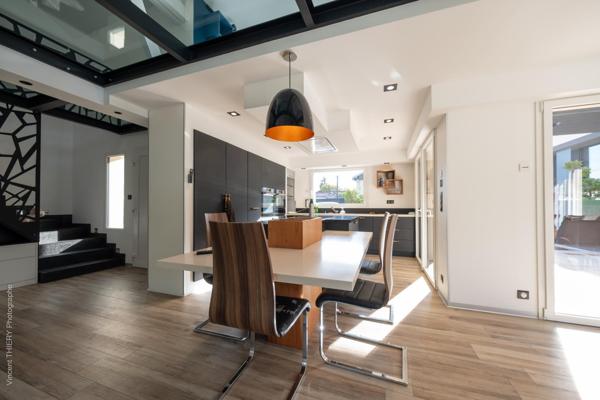 Somptueuse villa dans une cadre exceptionnel, excellent état général, prestations haut de gamme, performances énergétiques au top !