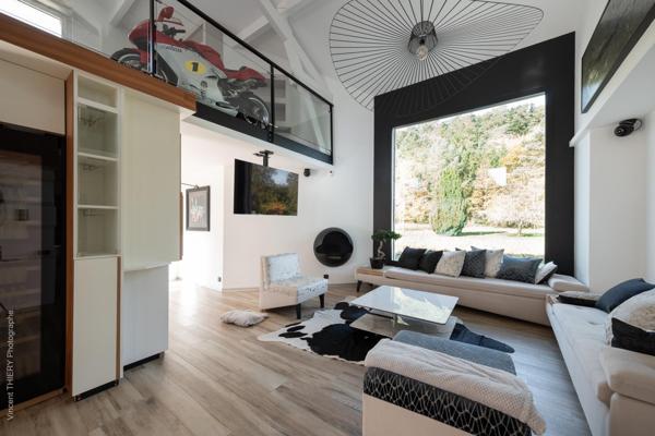 Somptueuse villa dans une cadre exceptionnel, excellent état général, prestations haut de gamme, performances énergétiques au top !