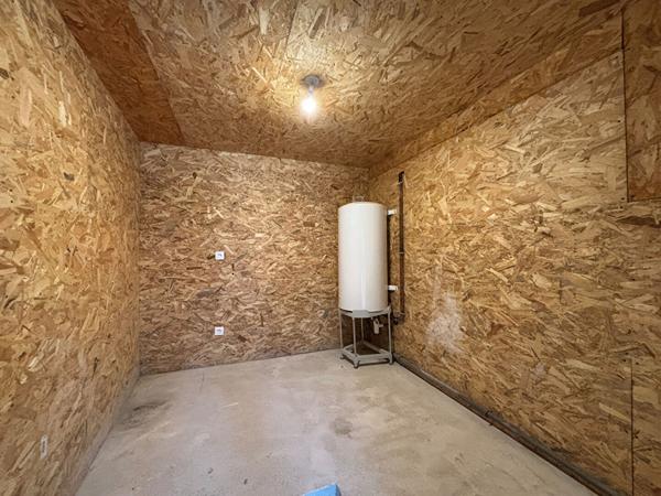 Charmante maison entièrement rénovée, située dans un quartier paisible de La commune du Lude