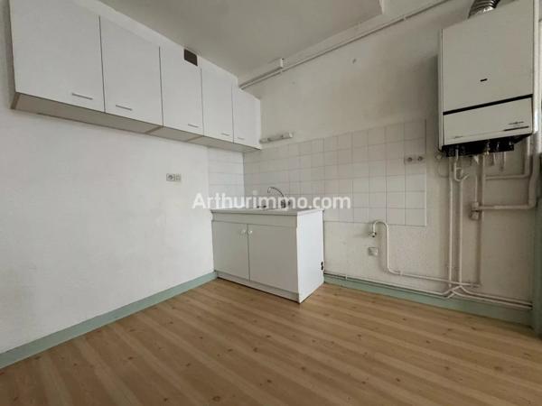 Location                                                      Appartement
                        
                     3 pièces                      57 m2                     à Lons-le-Saunier