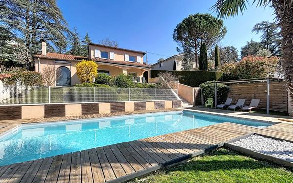 Maison à vendre    4 pièces •  Saint-Just-Saint-Rambert