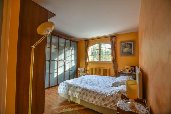 Arcachon (33120) Villa 5 pièces sur terrain de plus de 1 000 m²