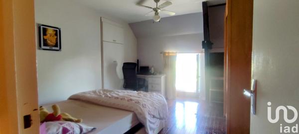 Maison 4 pièces de 144 m² à SAINT-MARTIN-DE-LANDELLES (50730)