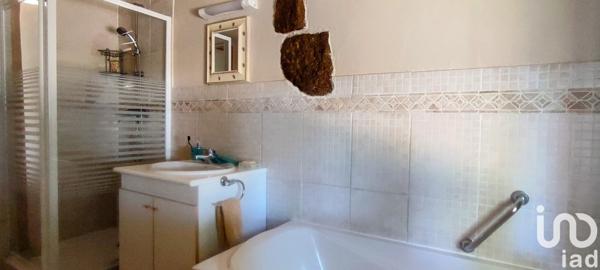 Maison 4 pièces de 144 m² à SAINT-MARTIN-DE-LANDELLES (50730)