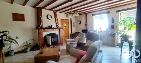 Maison 4 pièces de 144 m² à SAINT-MARTIN-DE-LANDELLES (50730)