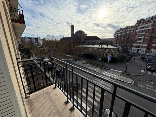 Appartement Paris 5pièce(s) 141 m2  carrez ( balcon5 m2)