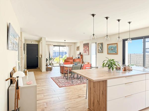 PORNIC SECTEUR RESIDENTIEL - MAISON PLAIN-PIED CONTEMPORAINE 3 CHAMBRES - JARDIN CLOS
