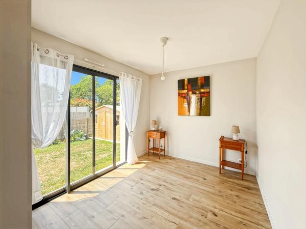 PORNIC SECTEUR RESIDENTIEL - MAISON PLAIN-PIED CONTEMPORAINE 3 CHAMBRES - JARDIN CLOS