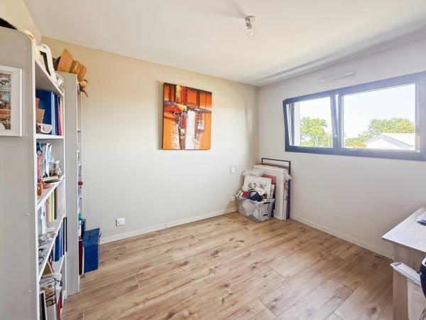 PORNIC SECTEUR RESIDENTIEL - MAISON PLAIN-PIED CONTEMPORAINE 3 CHAMBRES - JARDIN CLOS