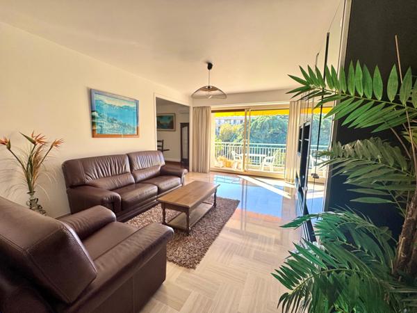 Appartement à vendre 5 pièces MARSEILLE 9EME ARRONDISSEMENT, avec terrasse, balcon, vue dégagée. cave. Stationnements libres et possibilité box