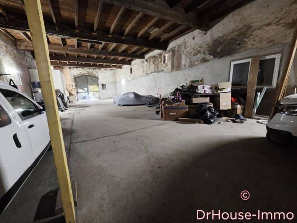 Parking / Box à vendre de 640 m²