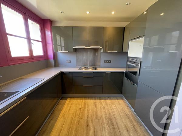 Maison à vendre  8 pièces - 245 m2 GUISE - 02