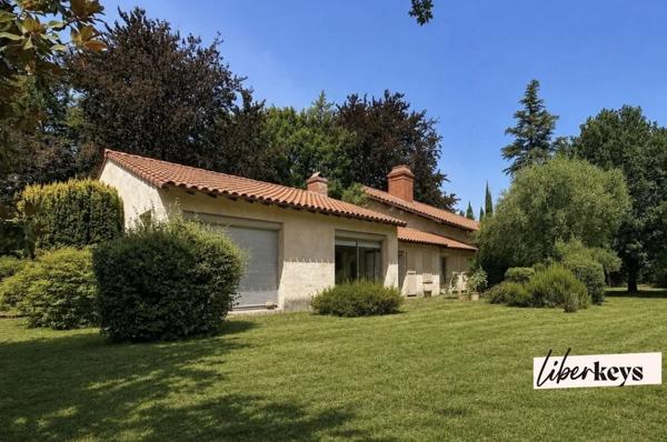 Belle maison familiale de 175 m² sur terrain arboré de 2 963 m² exposé plein sud