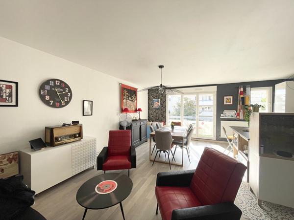 PESSAC- Proche centre ville - Appartement 3 pièces - Traversant - 69m2 - Ascenseur - Parking