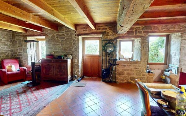 Maison à vendre    7 pièces •  Plouray