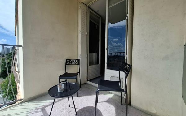 Appartement à vendre    4 pièces • 69 m2 Saint-Fons